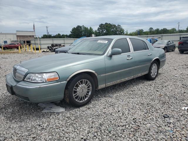  Salvage Lincoln Towncar