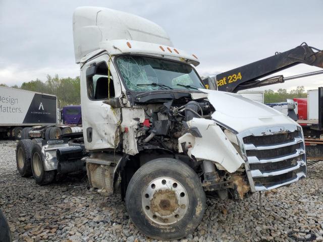  Salvage Freightliner Cascadia 1