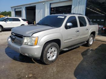  Salvage Chevrolet Avalanche