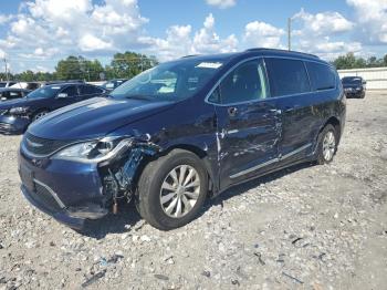  Salvage Chrysler Pacifica