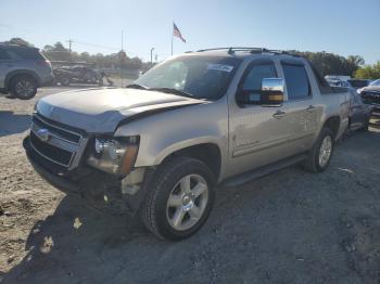  Salvage Chevrolet Avalanche