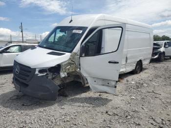  Salvage Mercedes-Benz Sprinter