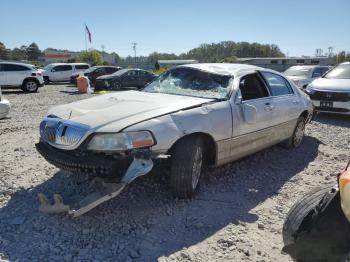  Salvage Lincoln Towncar