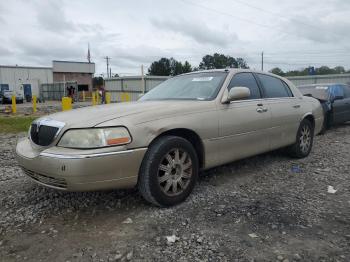  Salvage Lincoln Towncar