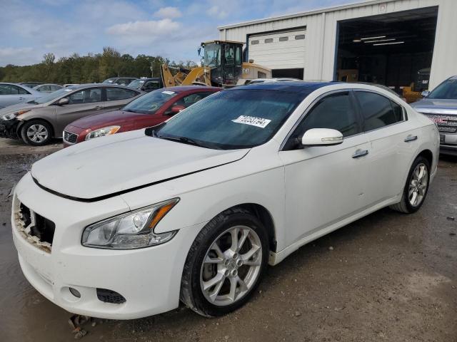  Salvage Nissan Maxima