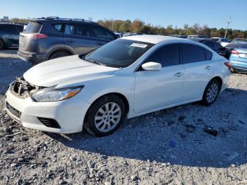  Salvage Nissan Altima