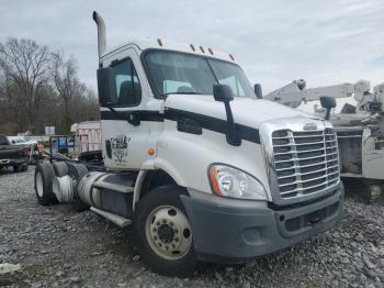  Salvage Freightliner Cascadia 1