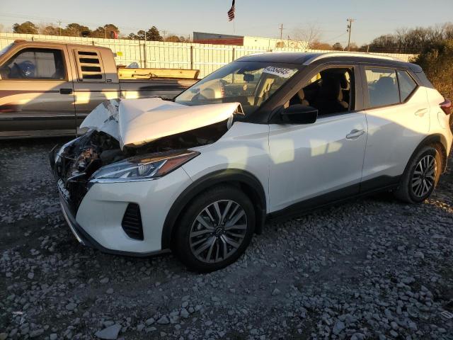  Salvage Nissan Kicks