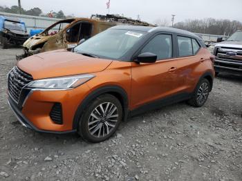  Salvage Nissan Kicks