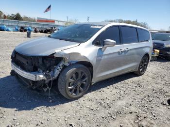  Salvage Chrysler Pacifica