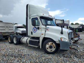  Salvage Freightliner Cascadia 1