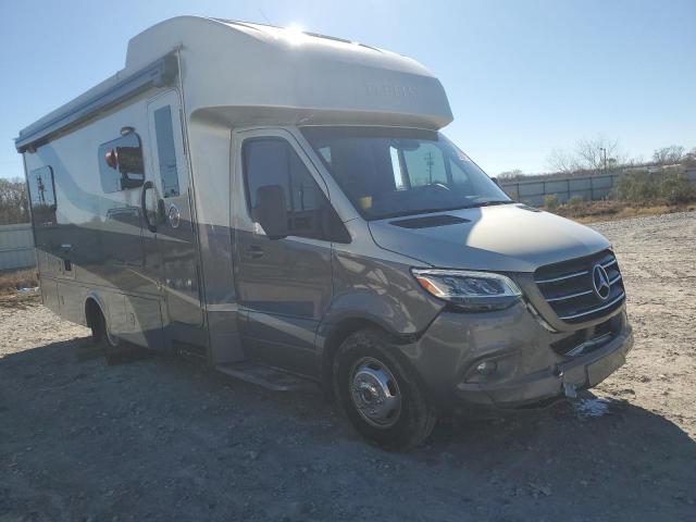  Salvage Mercedes-Benz Sprinter