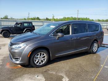  Salvage Chrysler Pacifica