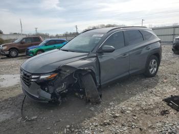  Salvage Hyundai TUCSON