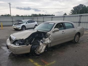  Salvage Lincoln Towncar