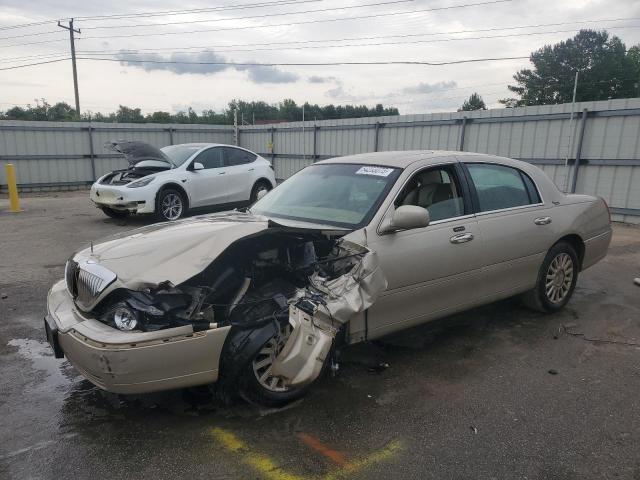  Salvage Lincoln Towncar