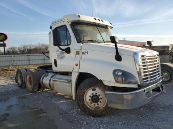  Salvage Freightliner Cascadia 1