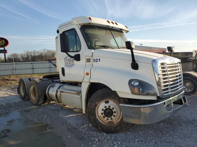  Salvage Freightliner Cascadia 1