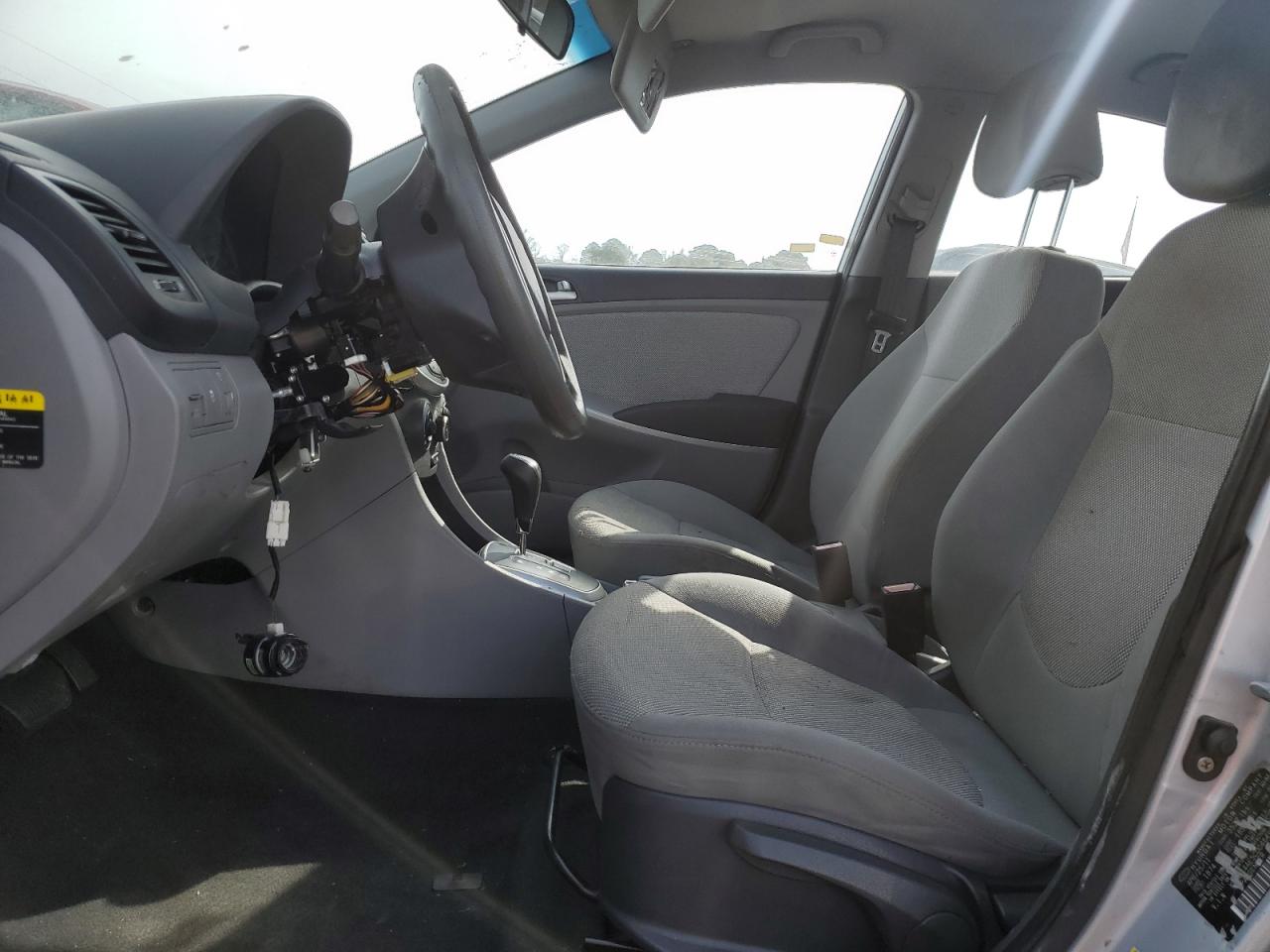 Hyundai ACCENT Gls Image 3