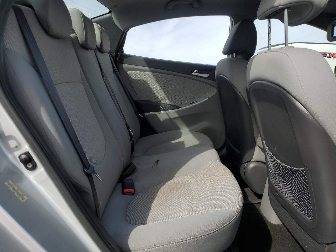 Hyundai ACCENT Gls Image 10