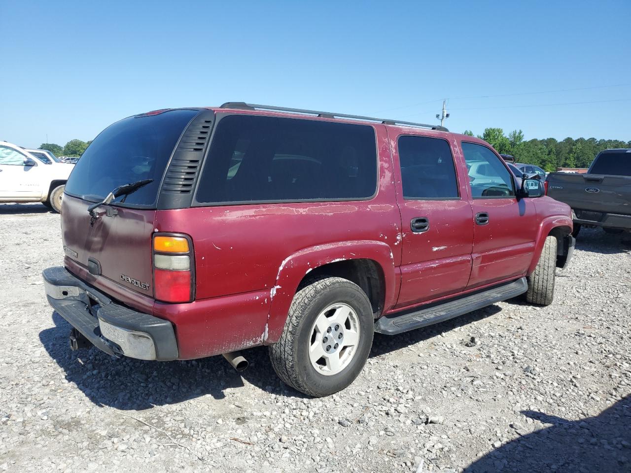 Chevrolet Suburban C1500 Image 2