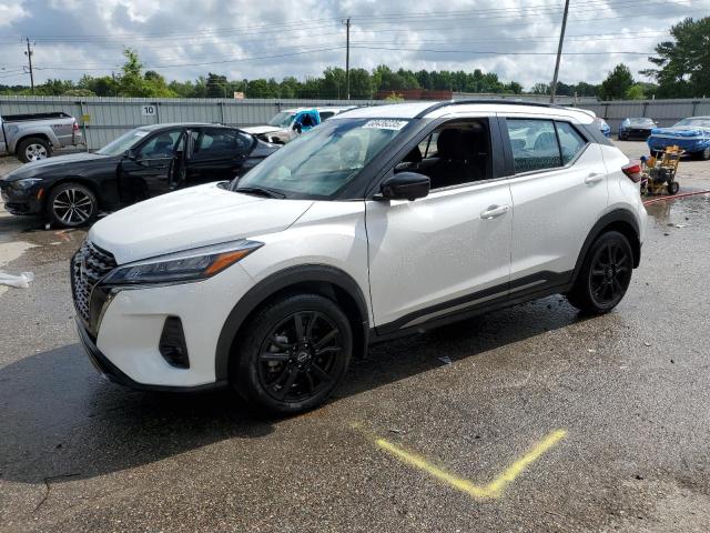  Salvage Nissan Kicks
