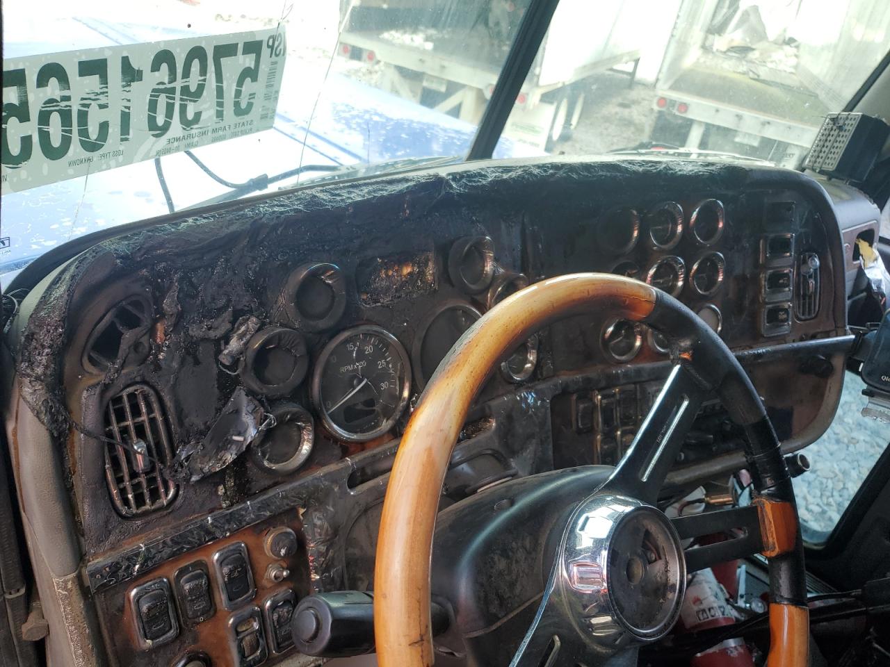 Peterbilt 379 Image 9