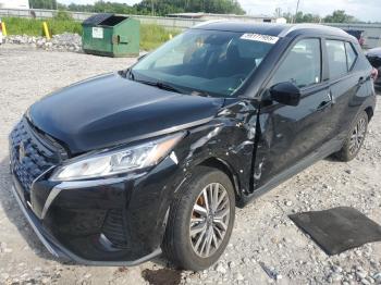  Salvage Nissan Kicks