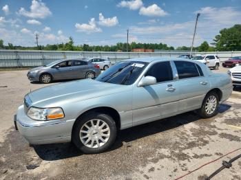 Salvage Lincoln Towncar