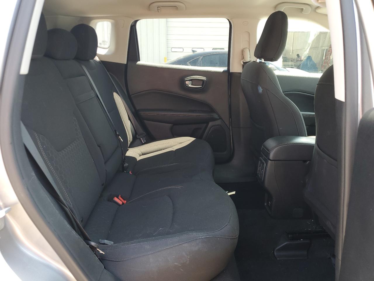 Jeep Compass Sport Image 2