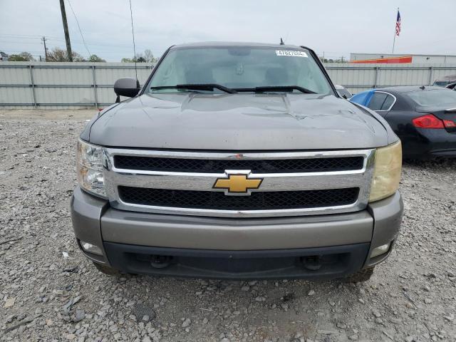 Chevrolet Silverado K1500 Crew Cab Image 12