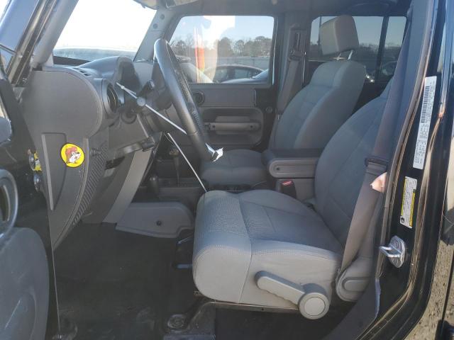 Jeep Wrangler Sahara Image 7