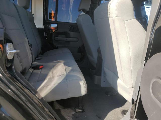 Jeep Wrangler Sahara Image 8