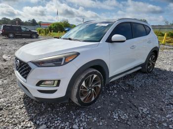  Salvage Hyundai TUCSON