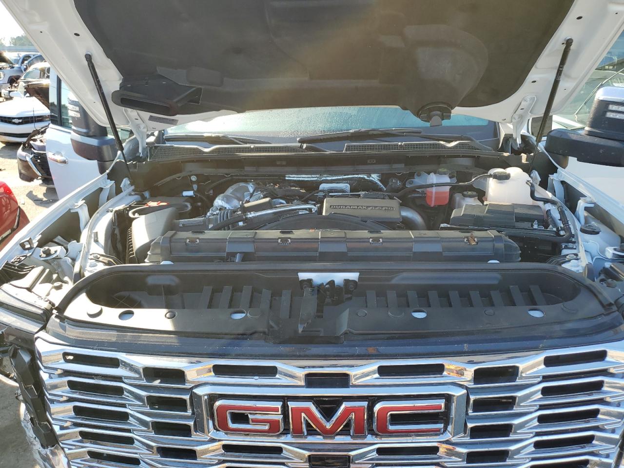 GMC Sierra K2500 Denali Image 11