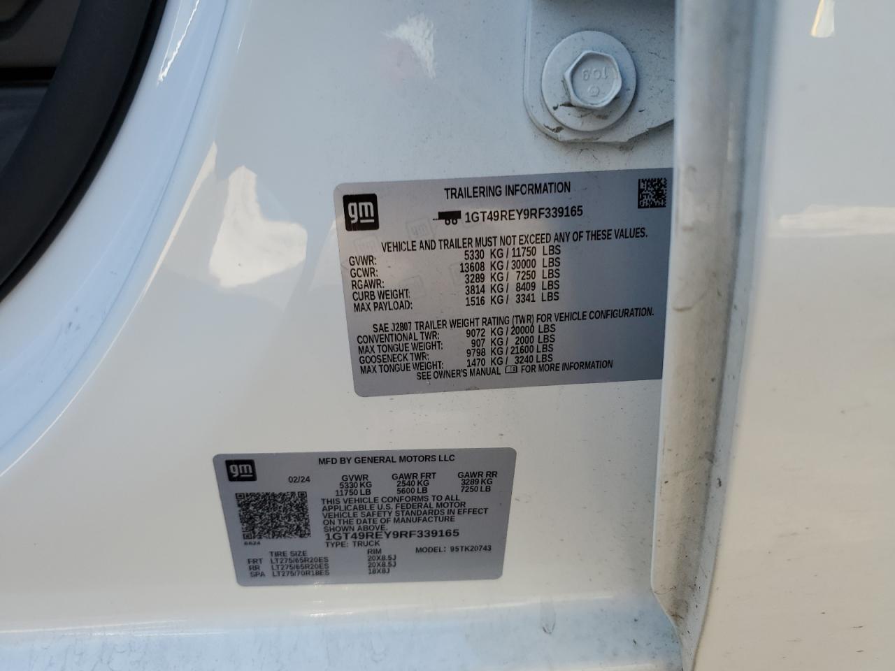 GMC Sierra K2500 Denali Image 8