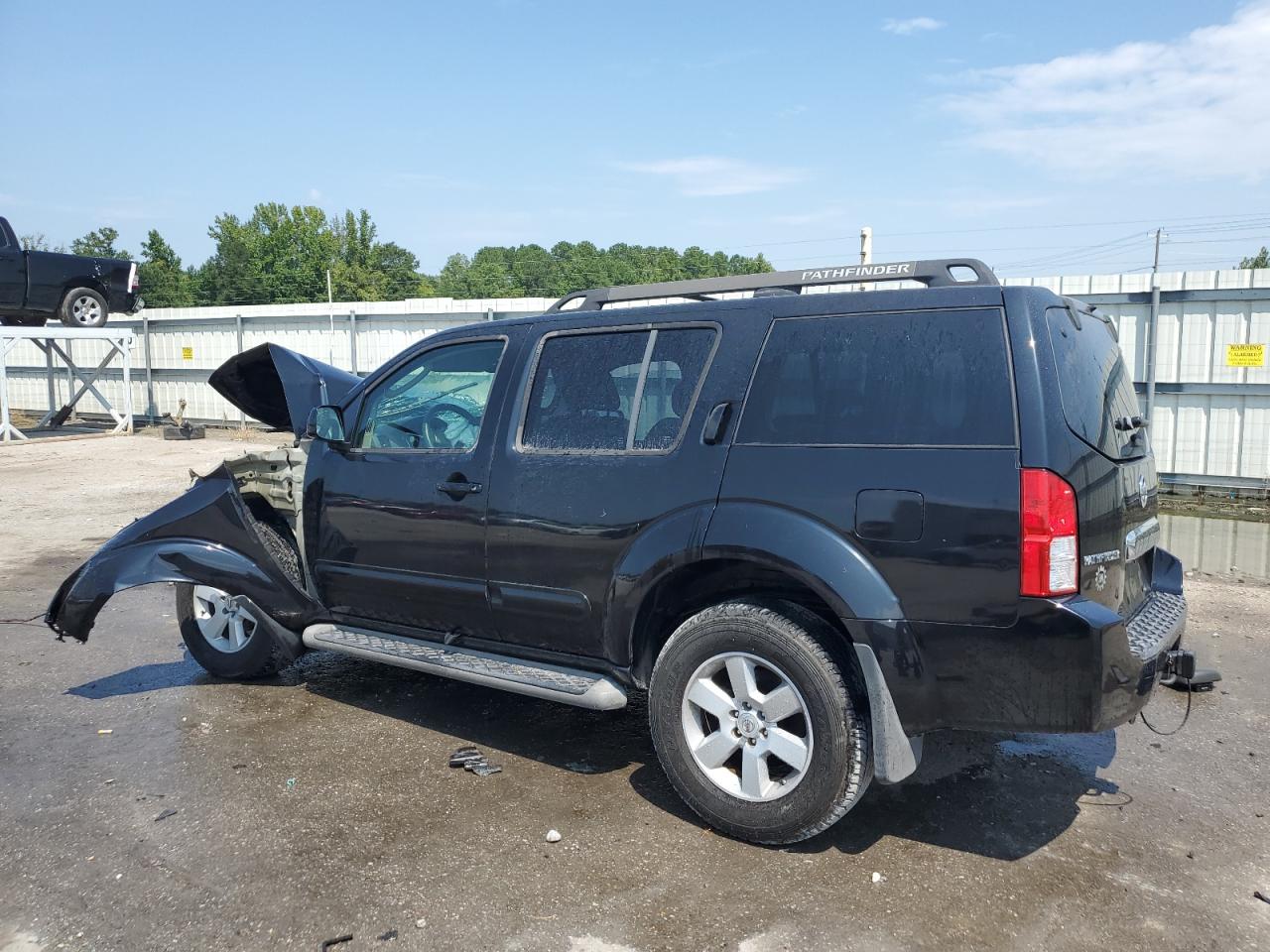 Nissan Pathfinder Le Image 13