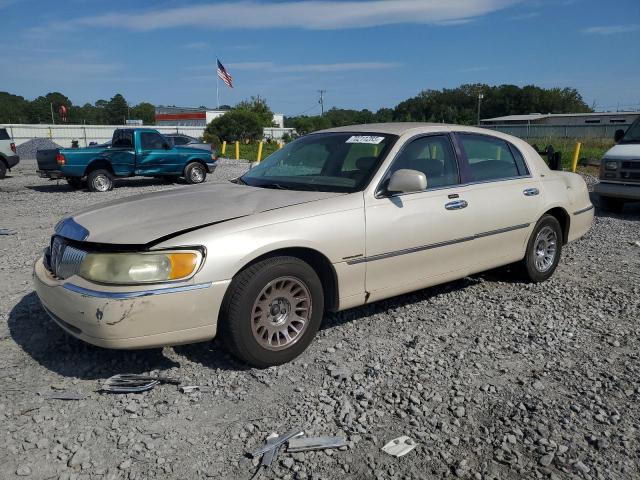  Salvage Lincoln Towncar