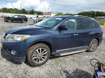  Salvage Nissan Pathfinder