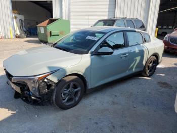  Salvage Kia K4 Lx