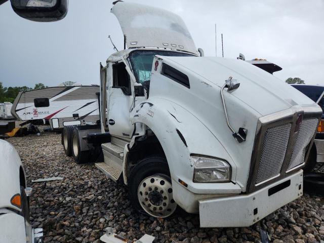  Salvage Kenworth T880
