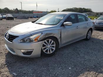  Salvage Niss Altima