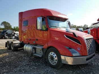  Salvage Volvo Vnl