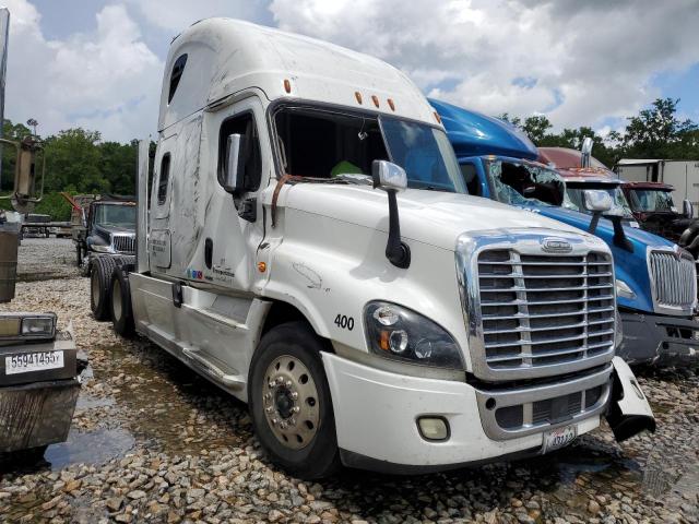  Salvage Freightliner Cascadia 1