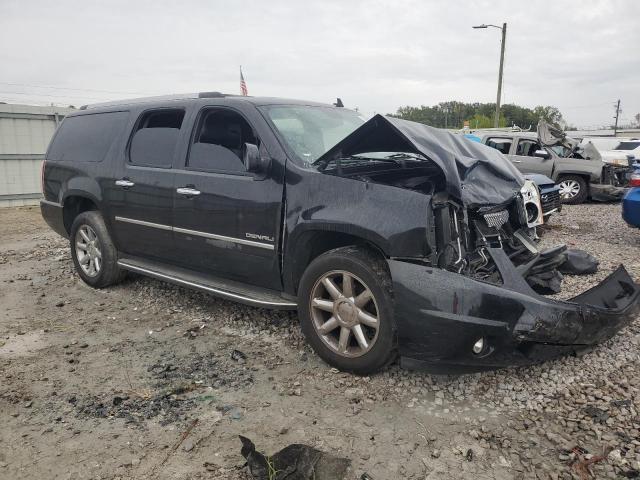 GMC Yukon Denali Image 4