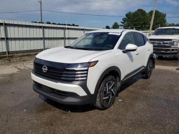  Salvage Nissan Kicks