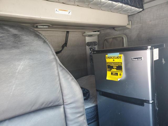 Freightliner Conventional St120 St120 Image 6