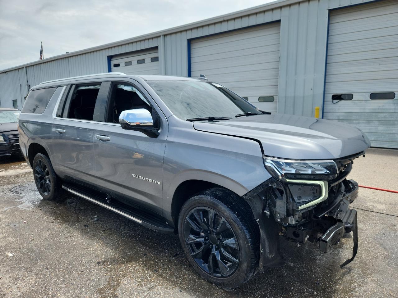 Chevrolet Suburban C1500 Premier Image 8