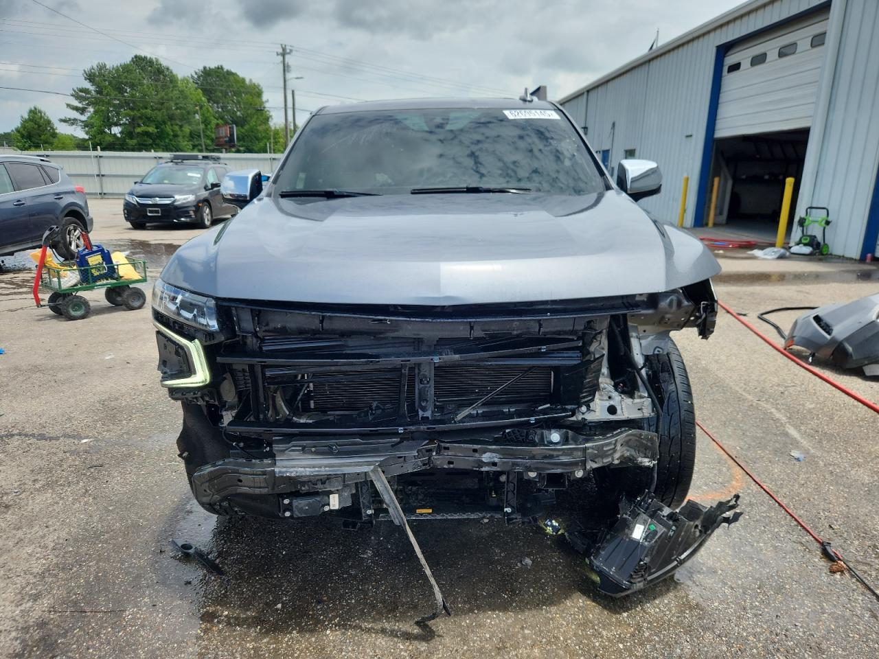 Chevrolet Suburban C1500 Premier Image 5