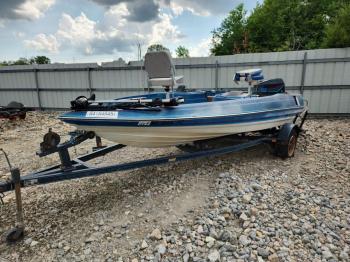  Salvage Bayliner Boat